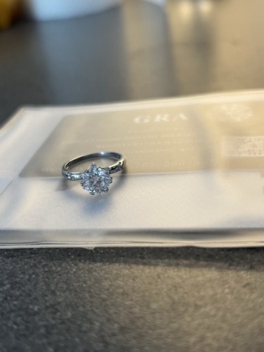 Genuine 2ct moissanite - 2ct,