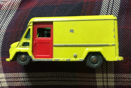 Husky commer walk thru twin - ,