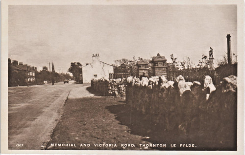 Thornton fylde memorial - thornton, le