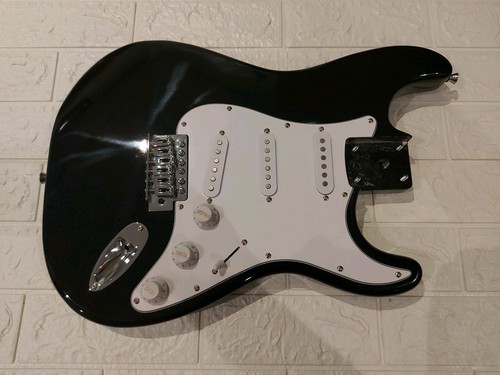 New loaded strat body - new,
