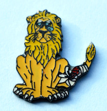 LIONS CLUB Pin Badge - Lion With Bandaged Tail