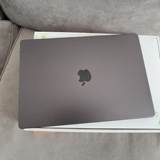 Apple MacBook Pro 16" M4 Max 16-Core CPU 40-Core GPU 48GB Ram 1TB - Black