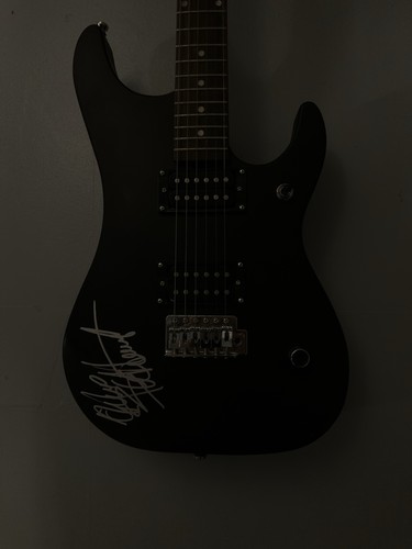 Nuno bettencourt signed - nuno,