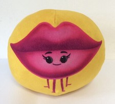 RARE 2017 THE EMOJI MOVIE PLUSH SOFT TOY BALL LIPS KISS RARE COLLECT KIDS GIFT