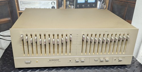 Pioneer graphic equalizer - sg-9,