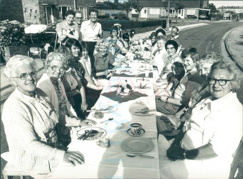 1981 royal wedding street - royal,