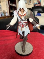 ASSASSINS CREED 2 Enzio 20cm Figurine (game &map Not Included)