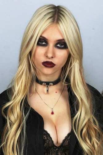 Taylor momsen 100 - (vol, 8,100