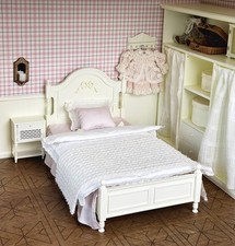 1:6 Dollhouse French Princess