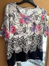 Afibel White Patterned Short