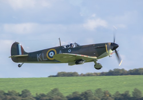 Supermarine spitfire take off - take,