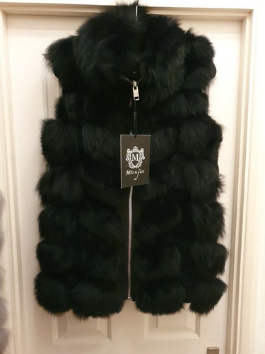 Miss furs real - real, fox