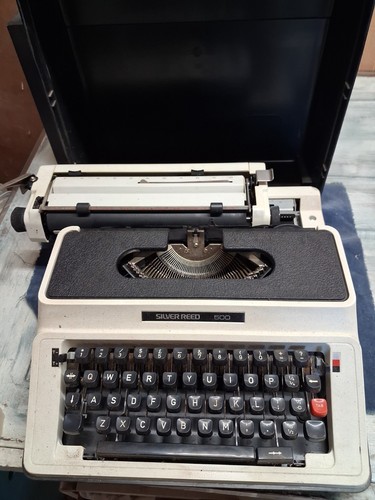 Silver reed 500 typewriter - 500,