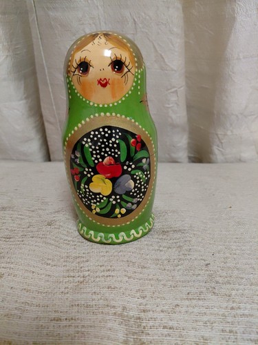 Russian matryoshka nesting - russian,