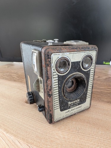 Vintage kodak brownie - brownie, six-20