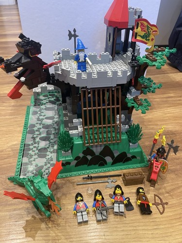 Lego 6082 fire breathing - lego,