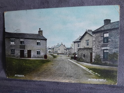 Aysgarth village 33081