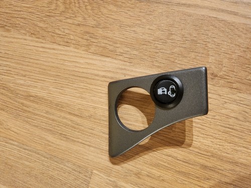 Vectra 12v socket surround - vectra, c