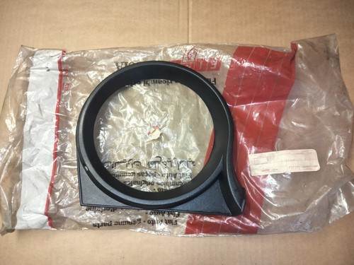 Right headlight frame 5757498
