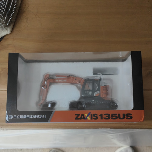 Hitachi zx135us miniature - hitachi,