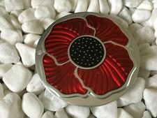 Red enamelled poppy grille car - red,
