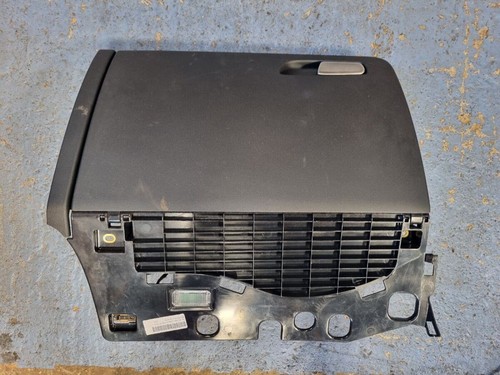 Audi 2016 glove box in - q5,