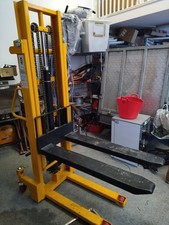 Manual Pallet Stacker 1000kg