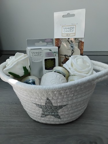 Yankee candle gift - yankee,
