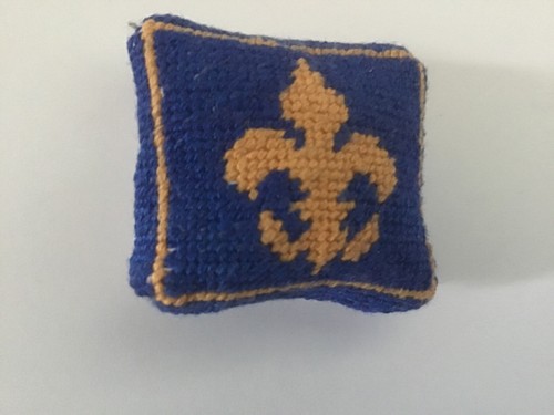 Dolls house church kneeler