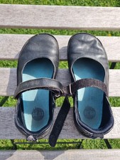 PaperKrane barefoot girls