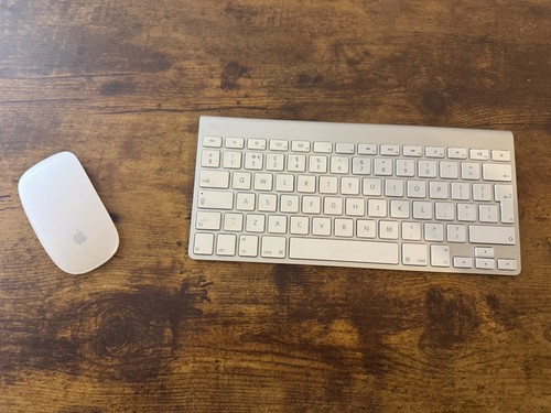 Apple magic keyboard mouse - &,