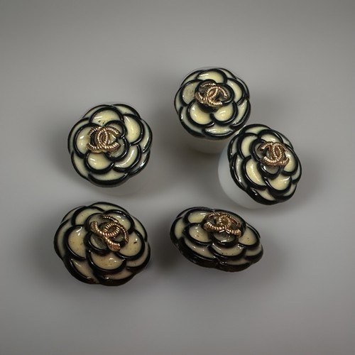 Chanel buttons camellia - buttons,