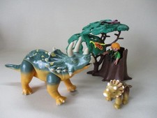 PLAYMOBIL DINOSAURS 5234 TRICERATOPS WITH BABY AND EXPLORER