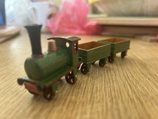 Green Train with Two Green Carriages Hantel Miniatures Model