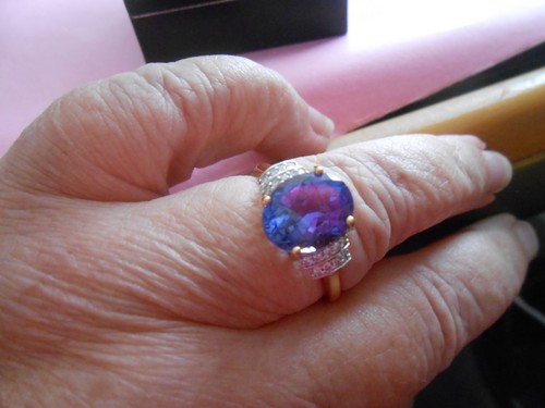 18ct tanzanite aaaa diamond - 18ct,