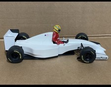 1:18 Senna McLaren MP4/8b