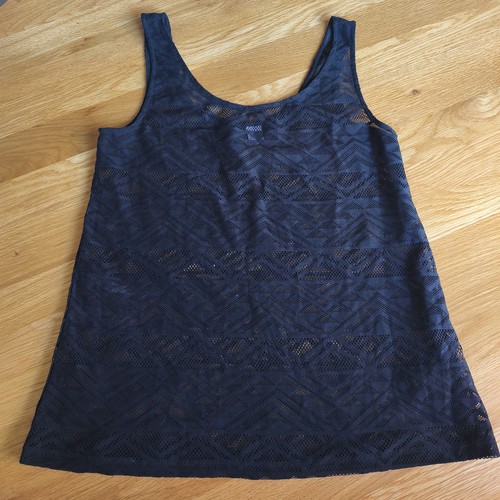 Women black sleeveless - black,