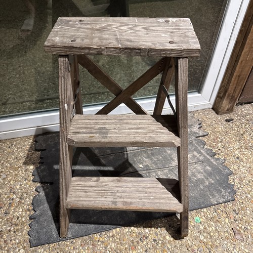 Vintage wooden step - wooden,