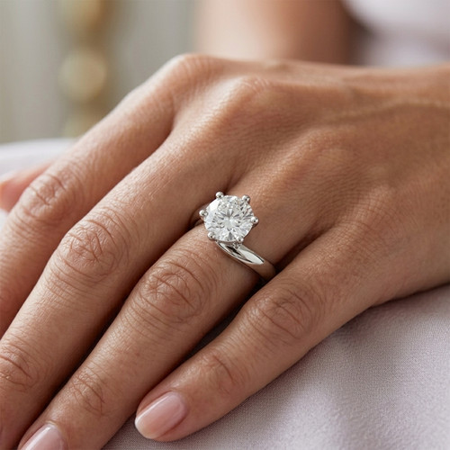 Wedding ring round cut diamond - round,