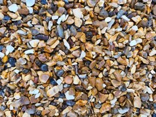 20mm natural river pea gravel - natural,