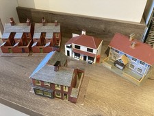 5-00 Gauge Job lot of Buildings. 2-plastic +3 Card. Nicely Finished For Villages