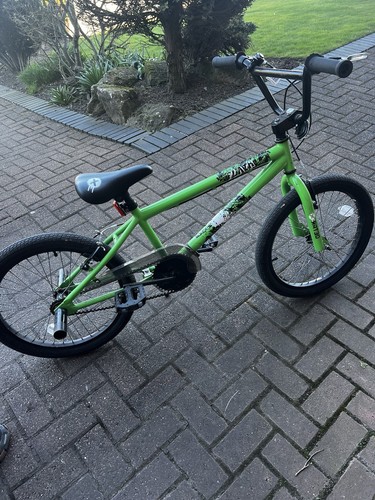 Halfords rated flair bmx - x,