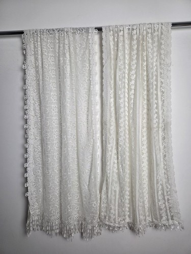 White embroidered lace - 2x,