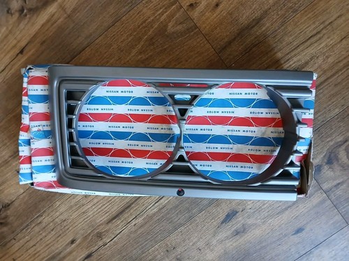 Nissan urvan e23 headlamp - nissan,