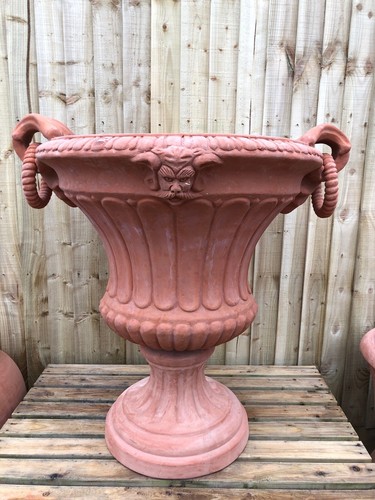 Terracotta vase with ring