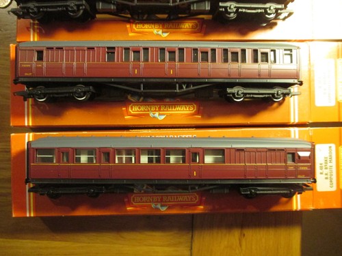 Hornby maroon gresley coaches - maroon,