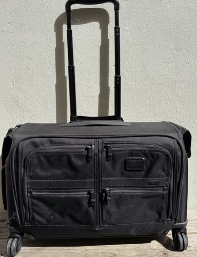 Tumi alpha black carry - 2, on
