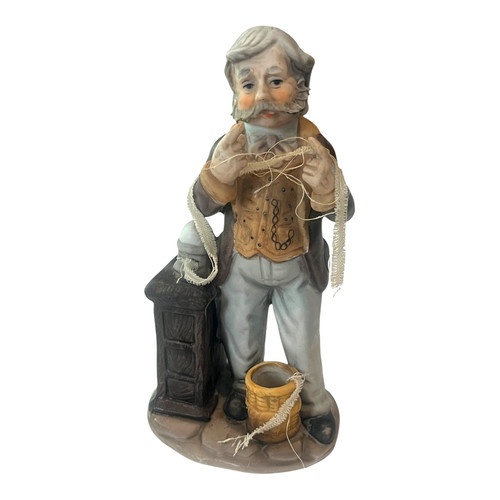 Vtg porcelain figurine stock - vtg,