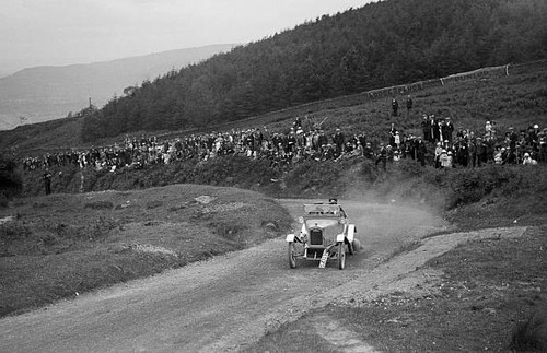 Old large motor racing - large,