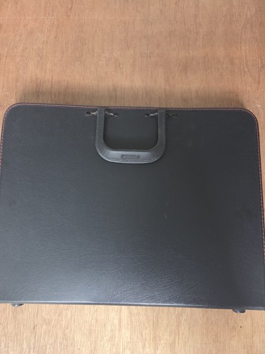 Art portfolio zip case - up,